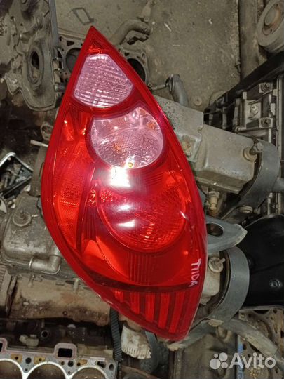 Задние фонари Nissan Tiida