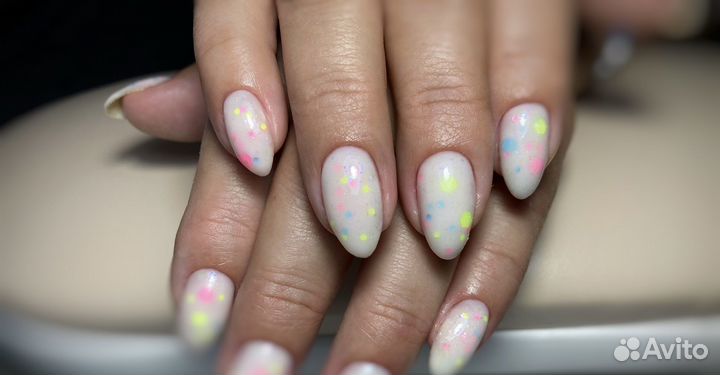 Модель на маникюр