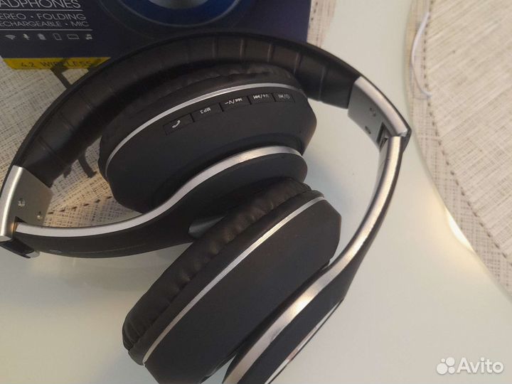 Беспроводные наушники jbl V33