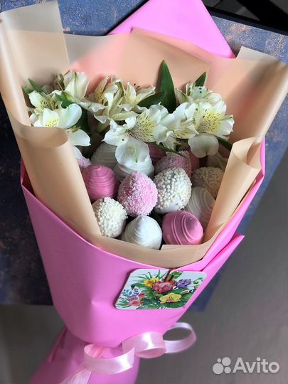 Букет из свежей клубники в шоколаде Самара