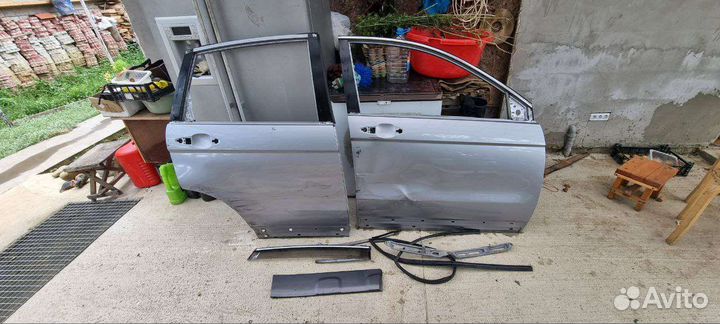 Двери передняя и задняя правая Honda CR-V