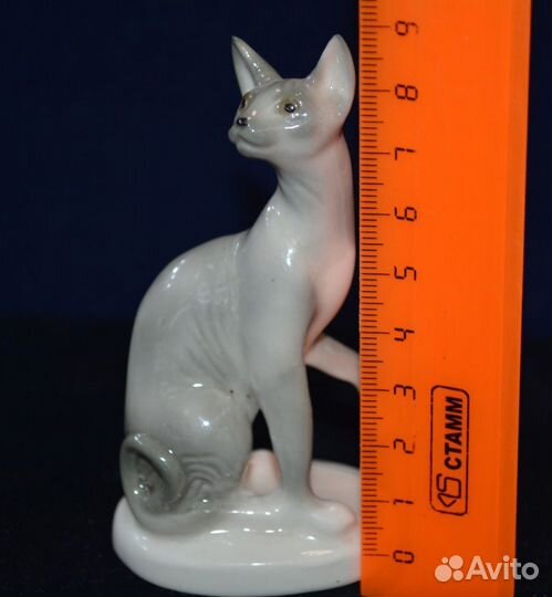 Мини. фарфоровая статуэтка- кот сфинкс. лфз (зав