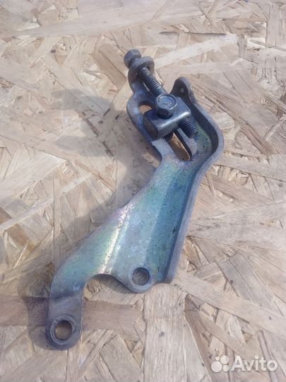 Натяжитель гур Nissan