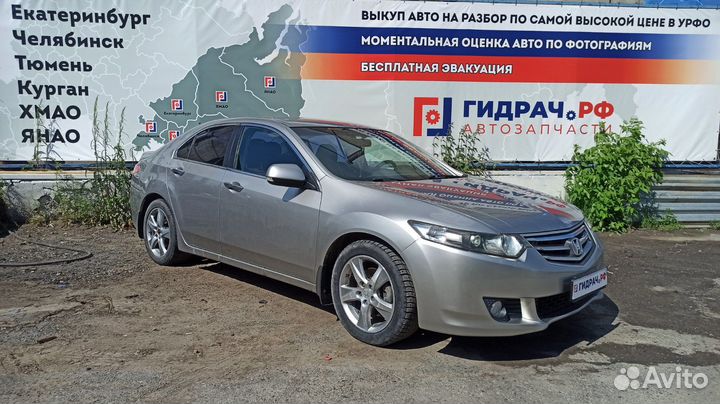 Козырек солнцезащитный правый Honda Accord 8 83230