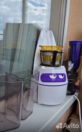 Соковыжималка Kitfort -1104-3 с.отличное