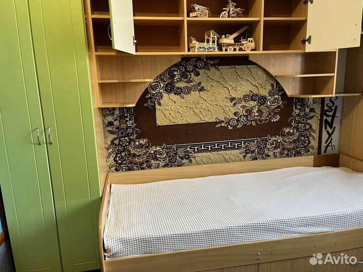 Продам спальный гарнитур