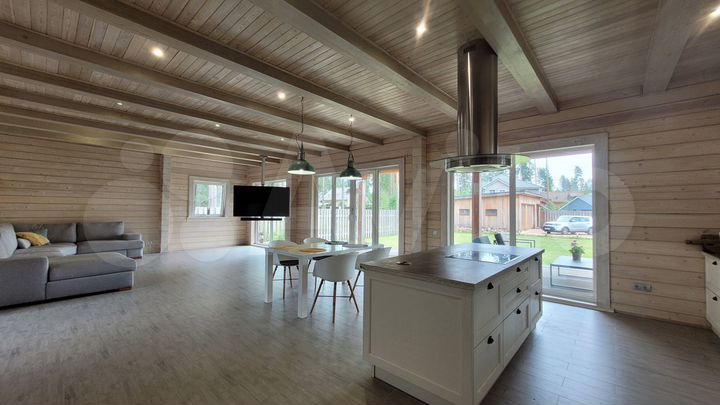 Дом 230 м² на участке 10 сот.