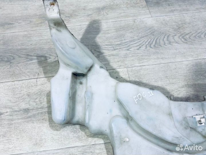 Бачок омывателя Ford Focus седан 1.6 2010