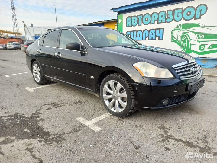 Накладка порога передняя правая Infiniti M35 2007 769B4EH101 Отличное состояние