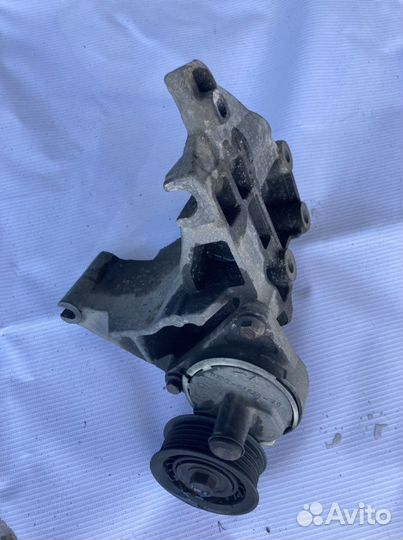 Кронштейн натяжителя в сборе на ford focus1 1.8