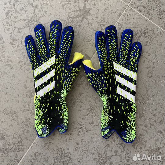 Футбольные перчатки adidas