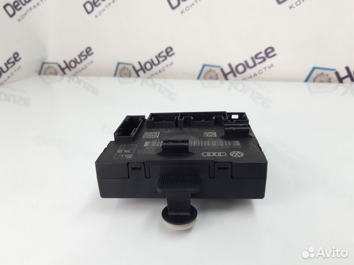 Блок управления дверьми передний правый Skoda