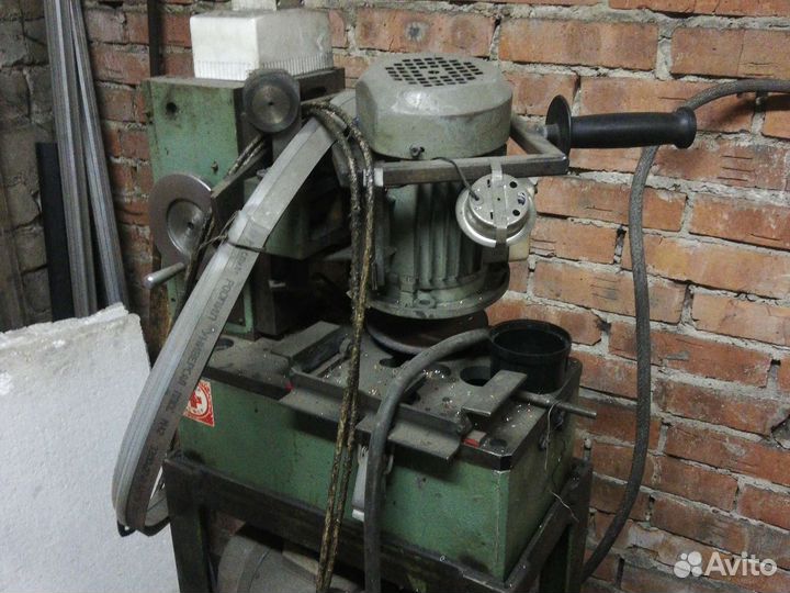 Станок для сварки ленточных пил