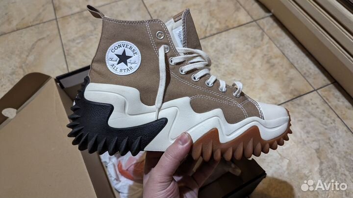 Converse run star motion