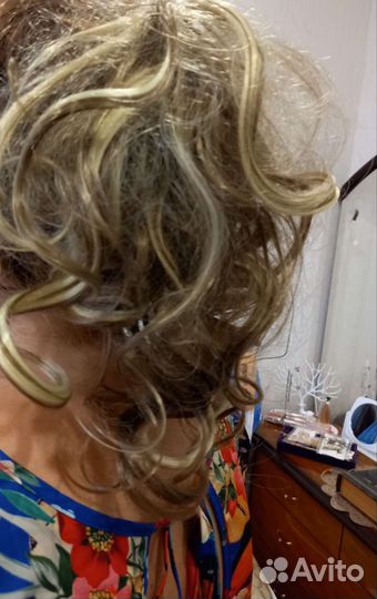 Шиньон для волос на заколке