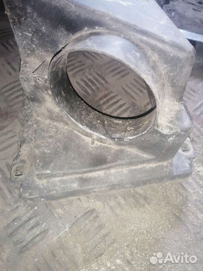 Корпус воздушного фильтра Ford Focus