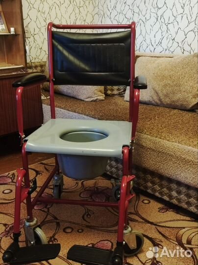 Санитарный стул для инвалидов