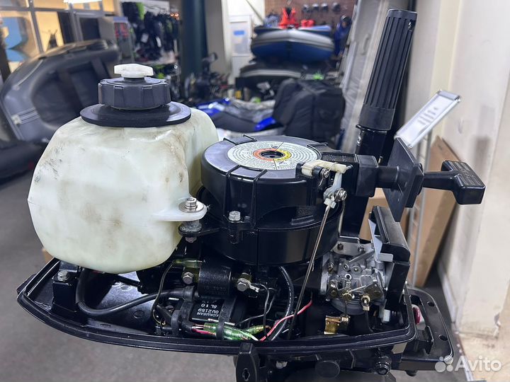 Лодочный мотор Nissan Marine 5 витринный