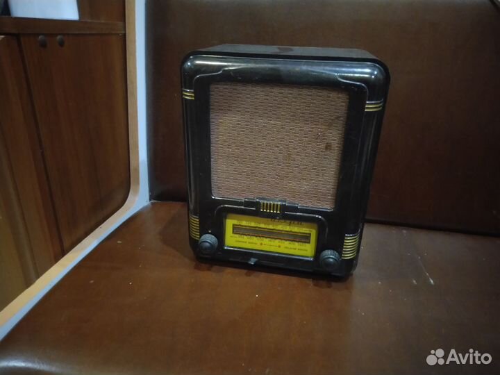 Радиоприёмник ламповый Искра батарейный