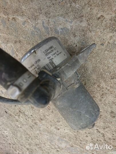 Насос вакуумный Opel Astra J.2011г