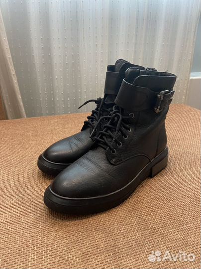 Ботинки женские демисезонные 38