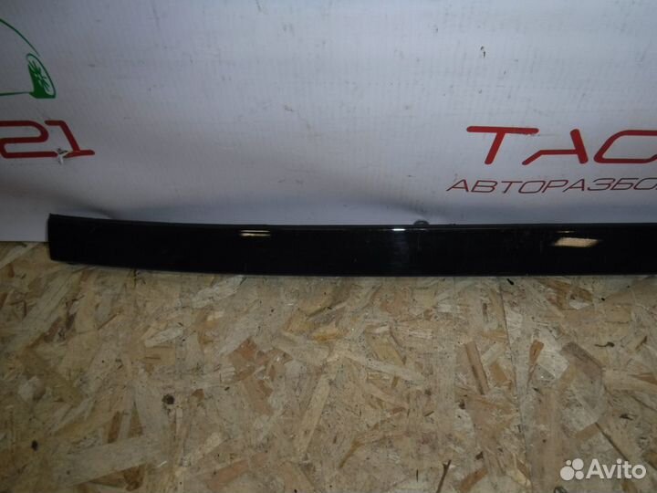 Накладка стекла левая BMW X5 G05 (2018+)