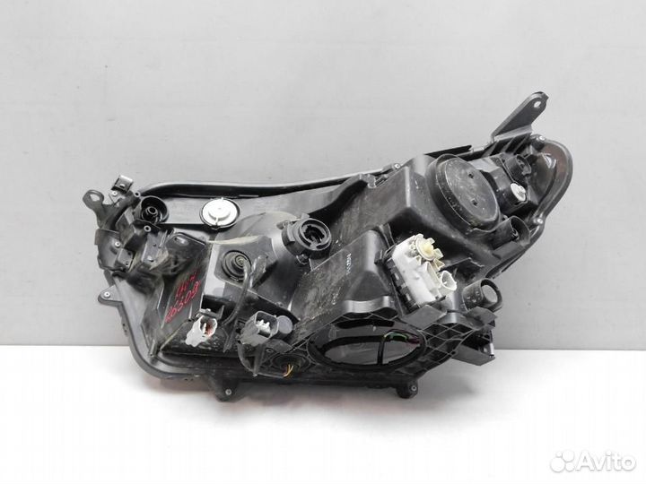 Фара правая Toyota RAV4