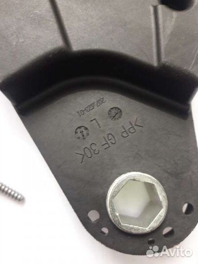 Кронштейн фары мерседес W213 левый