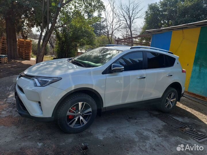 Hankook AL07+ 215/65 R17