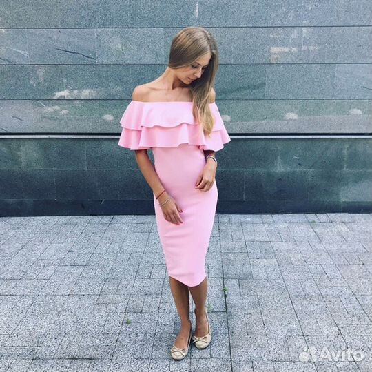 Пудрово-розовое платье