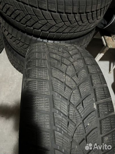 Goodyear UltraGrip 255/55 R19