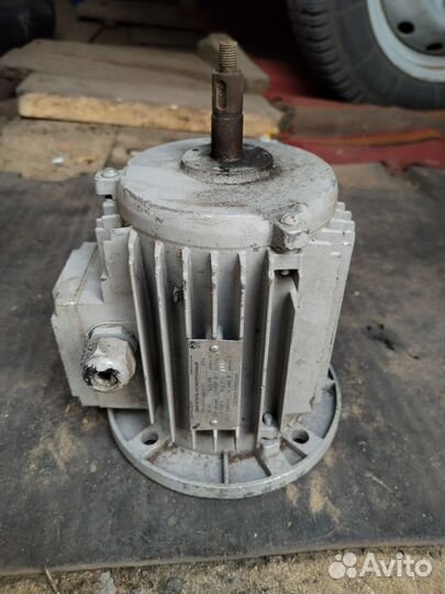 Электродвигатель 220в