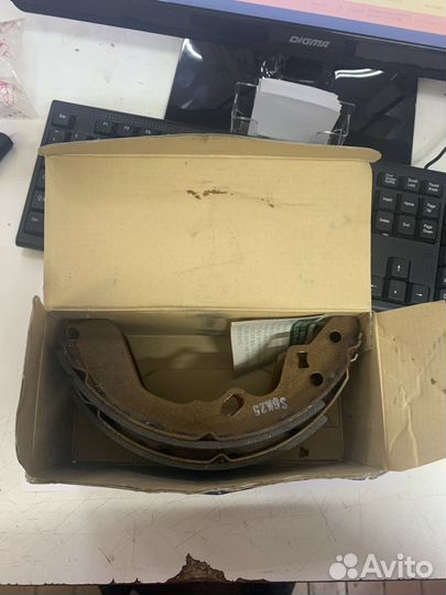 Колодки тормозные задние на Kia