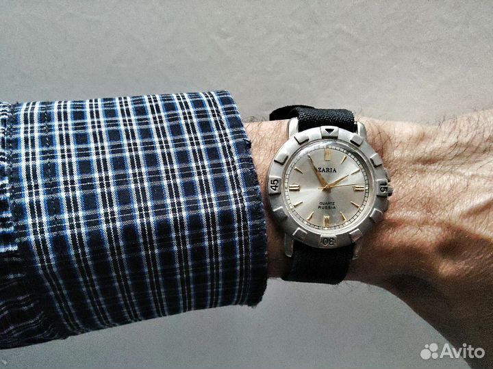 Часы Заря Кварц Россия 1990-е