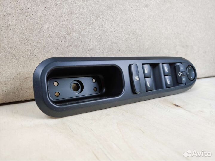 Кнопки стеклоподъемников Пежо 407