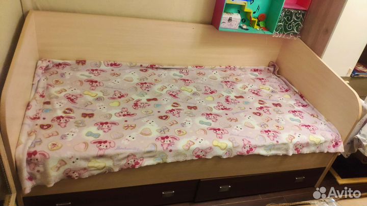 Кровать