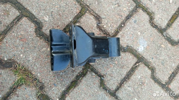 Опора двигателя задняя KIA Ceed 2009 до рест