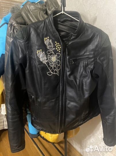 Мотокуртка кожаная женская dainese