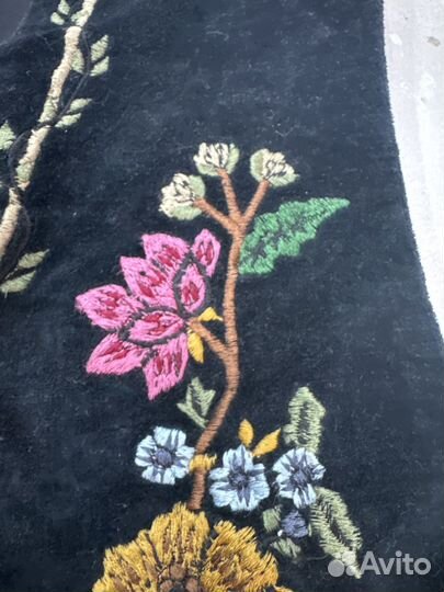 Бархатный жилет с вышивкой женская 52-54