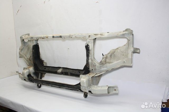 Суппорт радиатора 5215A252 Mitsubishi Pajero 4