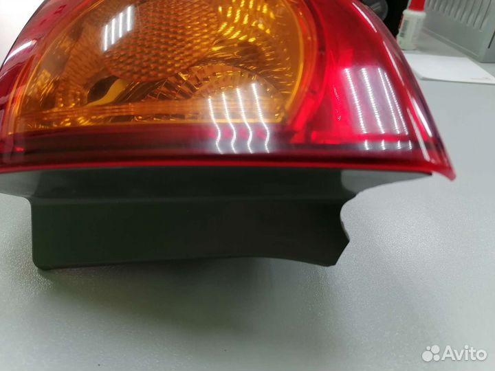 Задний правый фонарь Toyota Corolla 150