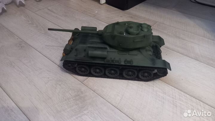 Модель танка на радиоуправлении