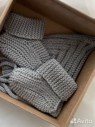 Вязаный набор шапка эльф и пинетки