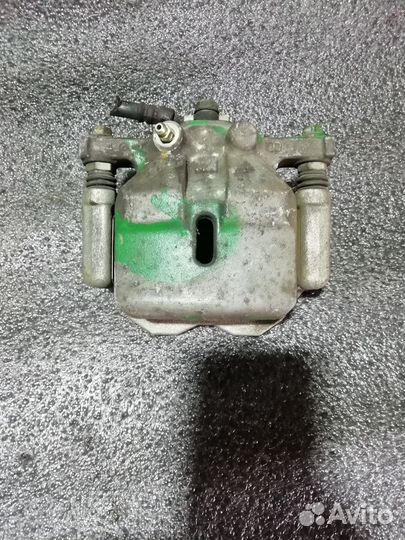 Суппорт задний левый Elysion