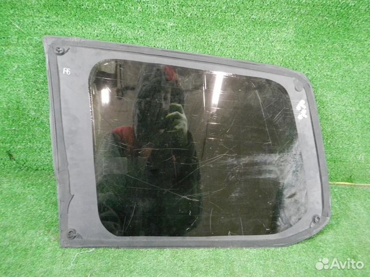 Форточка задняя правая Lexus LX 3 (2007-2015)