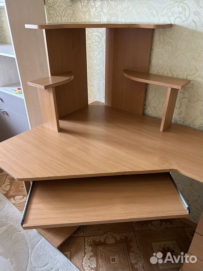 Компьютерный стол