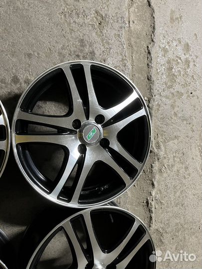 Литые диски r15 4 100 Kia Rio, Hyundai Solaris