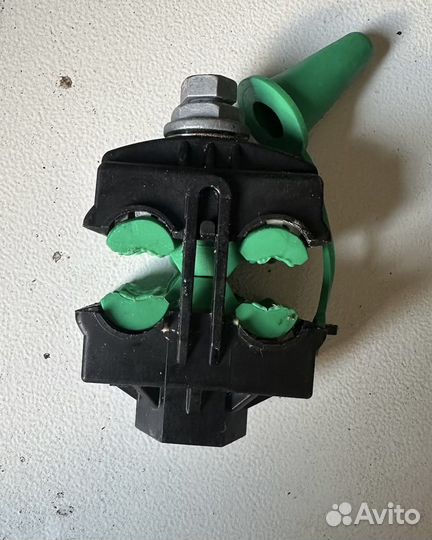 Зажим прокалывающий для сип