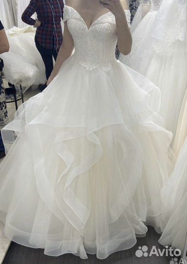 Пышное свадебное платье + подъюбник