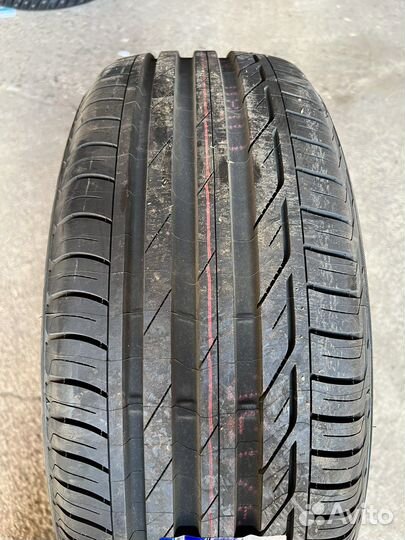 Bridgestone Turanza T001 215/55 R17 94V